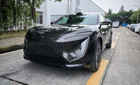 最快三季度上市 阿维塔07实车谍照首曝
