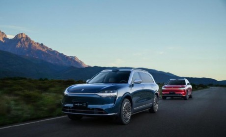 鸿蒙智行星光之夜星光熠熠，问界M9大五座，明星车主的豪华选择