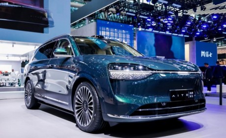 问界M9闪耀广州车展，超17万销量持续霸榜50万级豪车市场