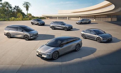 包含图灵AI智驾/智能泊车等 小鹏汽车正式推送AI天玑XOS 5.5.0