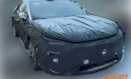 疑似吉利银河全新混动车型路试谍照曝光，或归属星舰系列！
