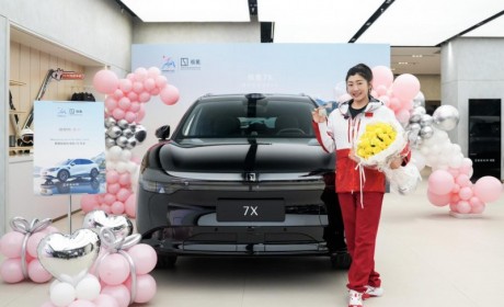 冠军之选！豪华大五座SUV极氪7X成功交付冬奥会冠军徐梦桃