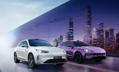 天生出色，史上最强问界M5来袭！问界新M5 Ultra开启预订！