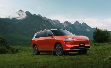 打破传统出行，共赴美好山河！问界M9凭智能科技让出游更轻松惬意