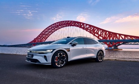 极氪007GT：以「科技猎装」重构未来出行美学