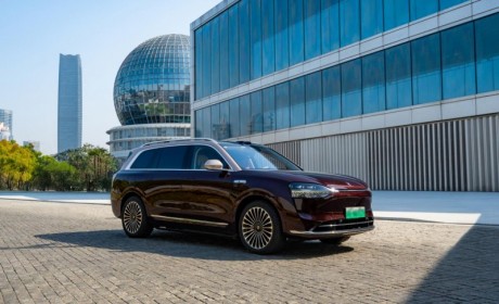 五一长假将至，问界M9化身移动露营城堡，开启全新自驾体验