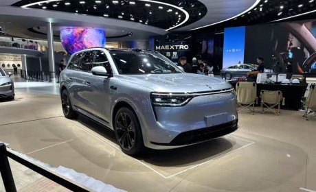 2025上海车展探馆：问界M8实车现身，定位家庭智慧旗舰SUV