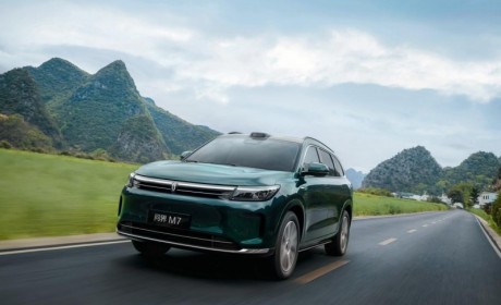 问界新M7：为何能够成为“国民SUV”？车主口碑大揭秘