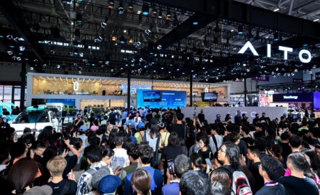 问界新M7再创销量新纪录，30万级SUV市场中的“国民SUV”闪耀粤港澳车展