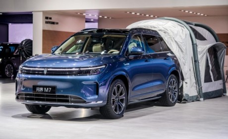 引领家庭出行新风尚，“国民SUV”问界新M7重庆车展受热捧