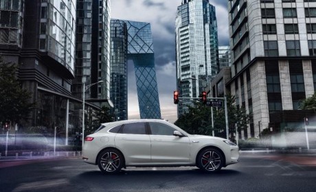 问界新M5 Ultra直击消费者痛点，价格权益诚意十足