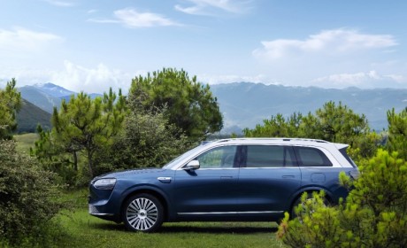 稳居50万级销冠 问界M9树全场景智能交互标杆