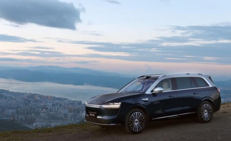 稳居50万级销冠，问界M9 2025款如何赢得高端用户青睐？