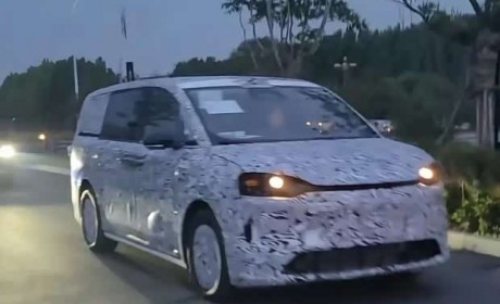 配备激光雷达 预计提供纯电/增程双动力 智界MPV最新造型曝光