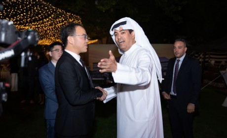 卡塔尔大使下单极氪9X！极氪超豪华双旗舰重塑超豪华车市场格局