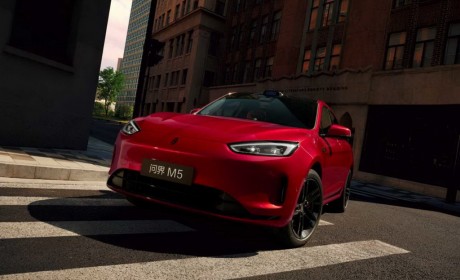 全家安心首选？问界新M5 Ultra vs Model Y选购终极指南