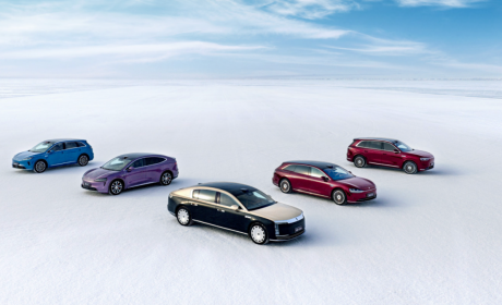 鸿蒙智行2025：生态协同下的智能出行跃迁