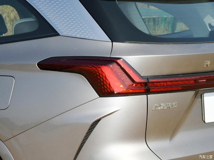 上汽集团 荣威RX9 2023款 2.0T 中配 基本型