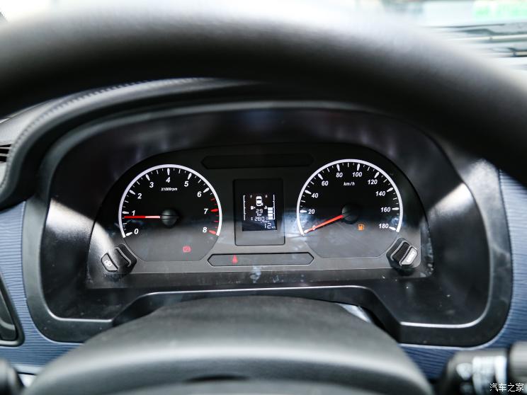 东风风行 菱智 2023款 M5L 1.6L 豪华型 7座