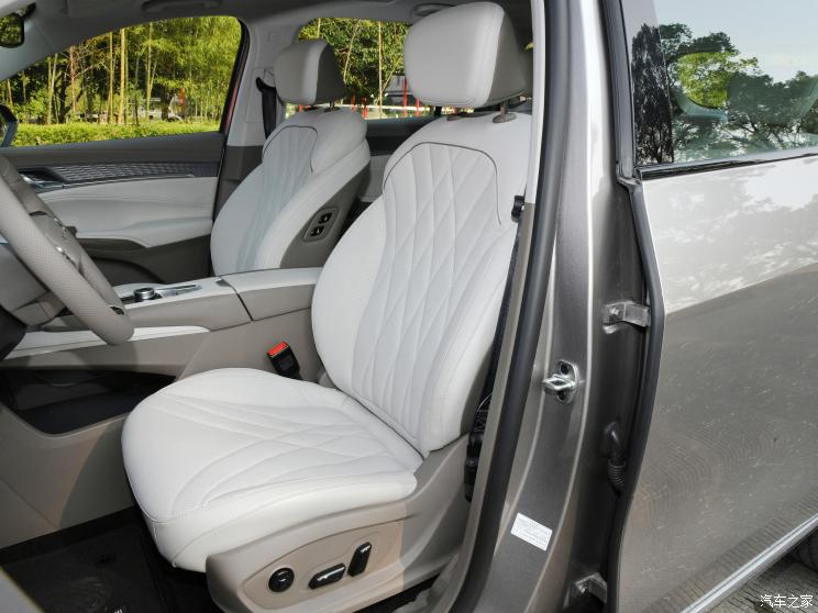 上汽集团 荣威RX9 2023款 2.0T 中配 基本型