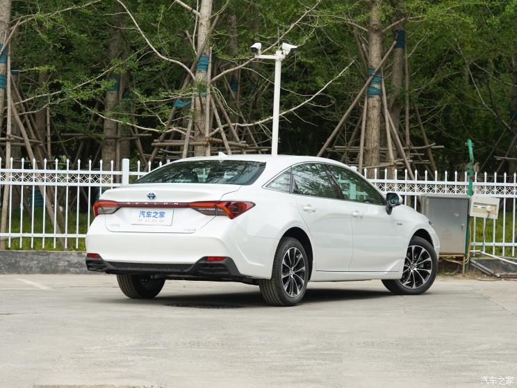 一汽丰田 亚洲龙 2023款 双擎 2.5L XLE进取版