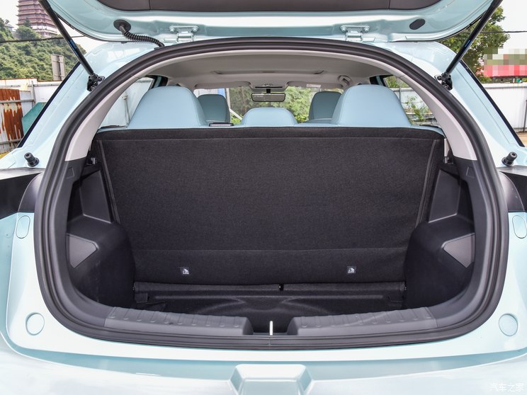 吉利几何 吉利几何E 2024款 萤火虫 301KM 尊贵型