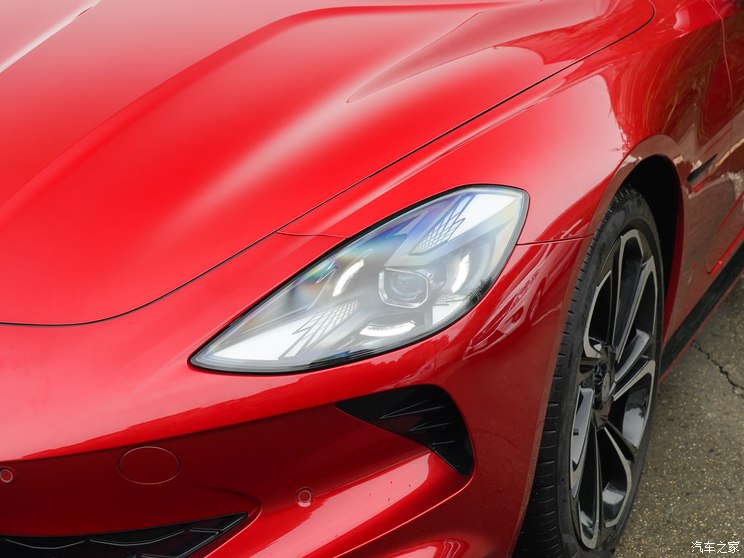 上汽集团 MG Cyberster 2023款 两驱版 250kW