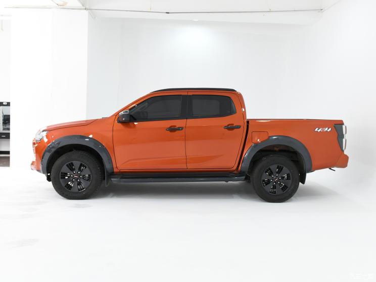 江西五十铃 D-MAX 2023款 1.9T自动四驱柴油V-CROSS引领型RZ4E