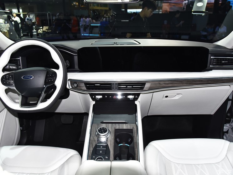 长安福特 探险者 2023款 EcoBoost 285 四驱赤金版 6座