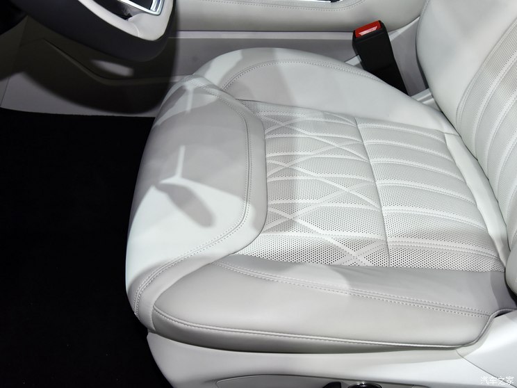 长安福特 探险者 2023款 EcoBoost 285 四驱赤金版 6座