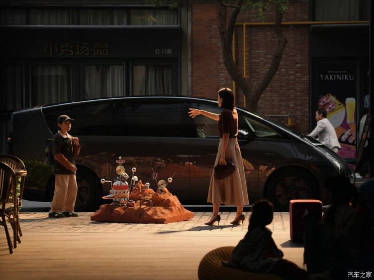 理想汽车 理想MEGA 2023款 试装车