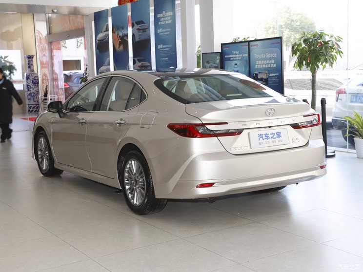 广汽丰田 凯美瑞 2024款 双擎 2.0HG 尊贵版