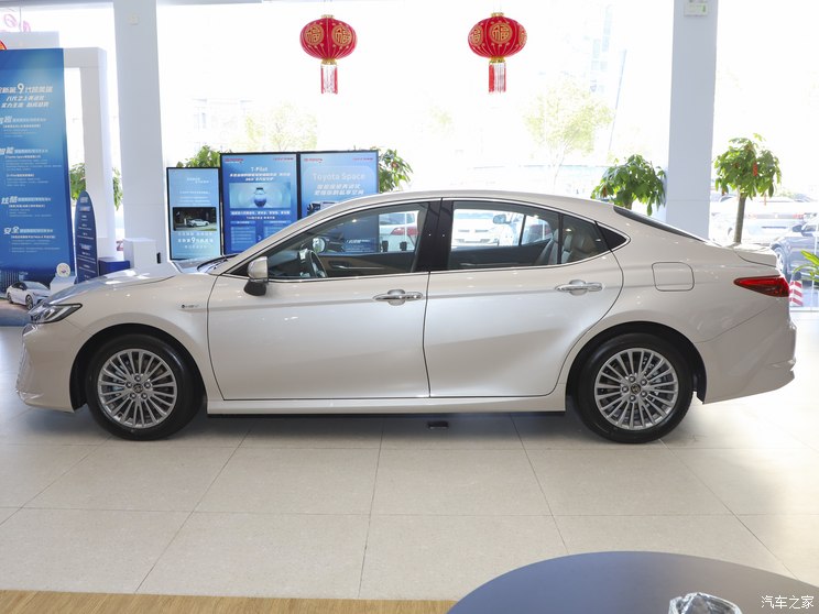 广汽丰田 凯美瑞 2024款 双擎 2.0HG 尊贵版