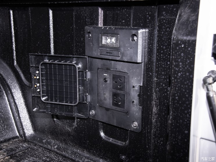 长安汽车 长安猎手 2024款 骑士版 旗舰型 双电机四驱标箱