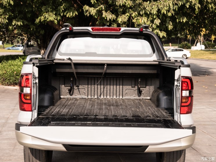 长安汽车 长安猎手 2024款 骑士版 旗舰型 双电机四驱标箱