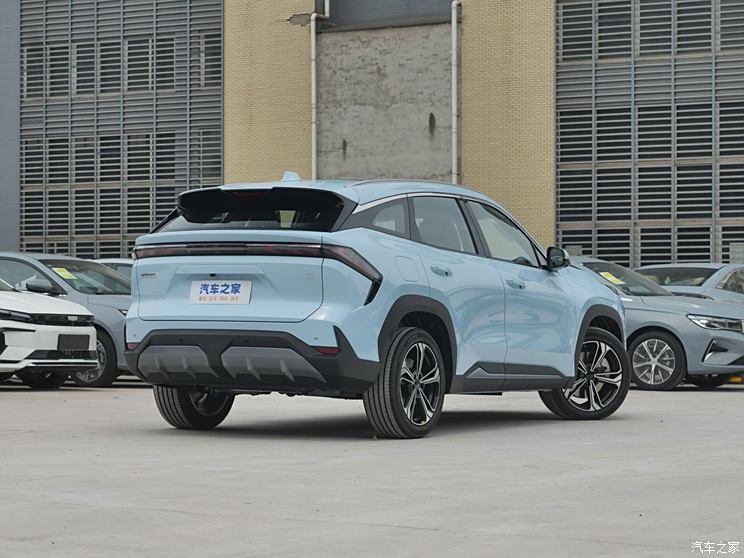 吉利汽车 银河L7 2024款 1.5T 115km PLUS 龙腾版